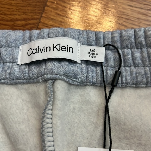 Women’s Calvin Klein Shorts 
Size Large - Brand New - Picture 3 of 6